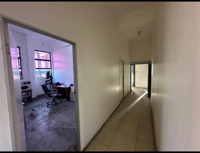 2,468M² WAREHOUSE TO LET IN PAARDEN EILAND